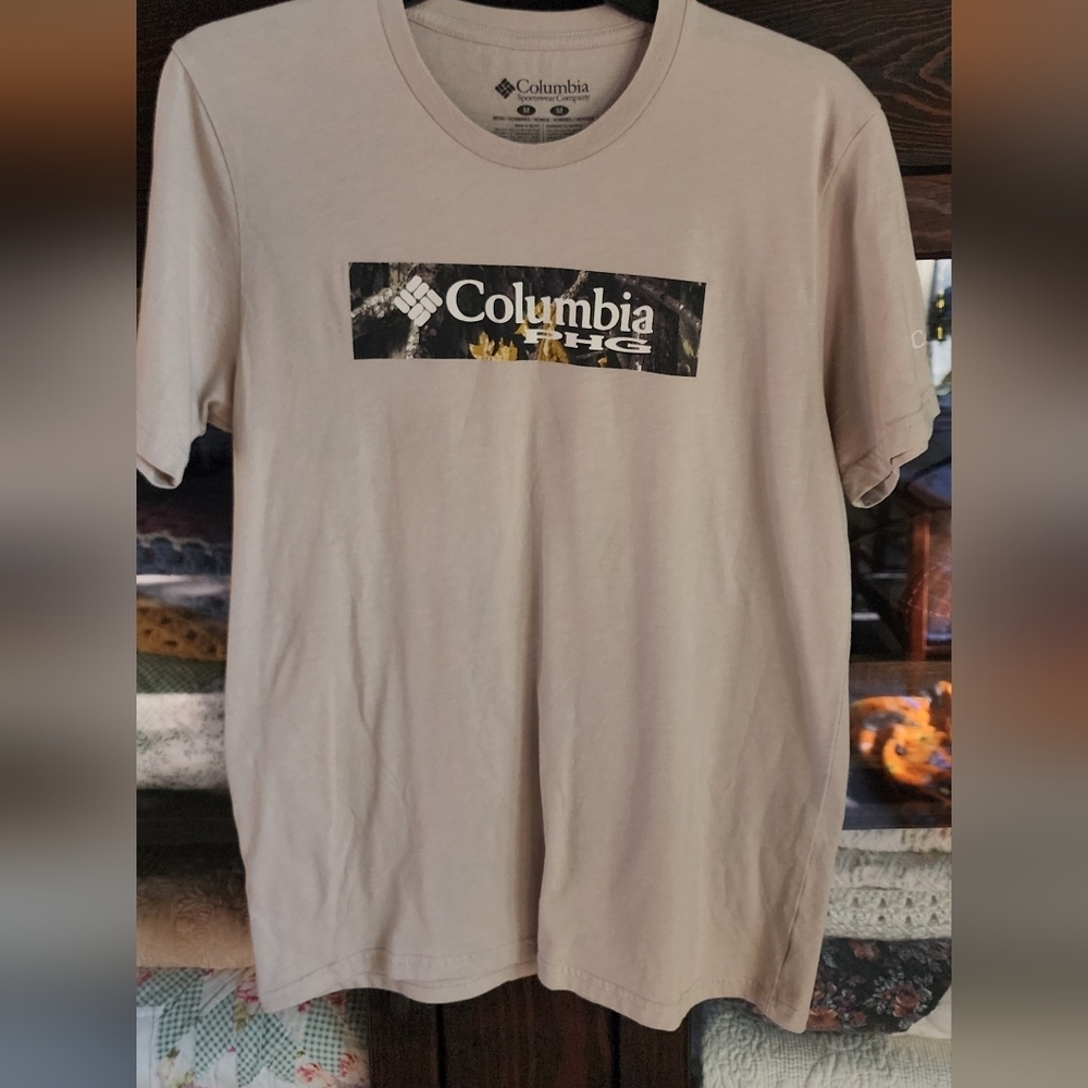 Columbia Men's Light Tan Graphic Tee